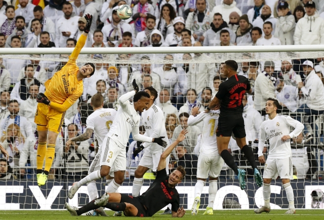 Fotografie z utkání mezi Realem Madrid a Sevillou.