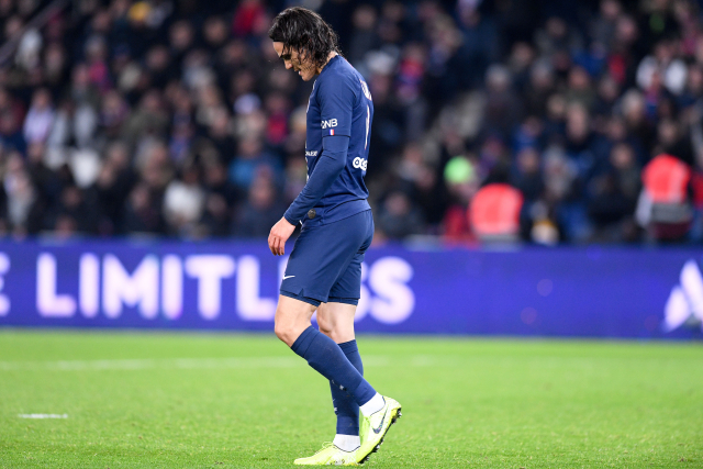 Edinson Cavani je v PSG nespokojený.