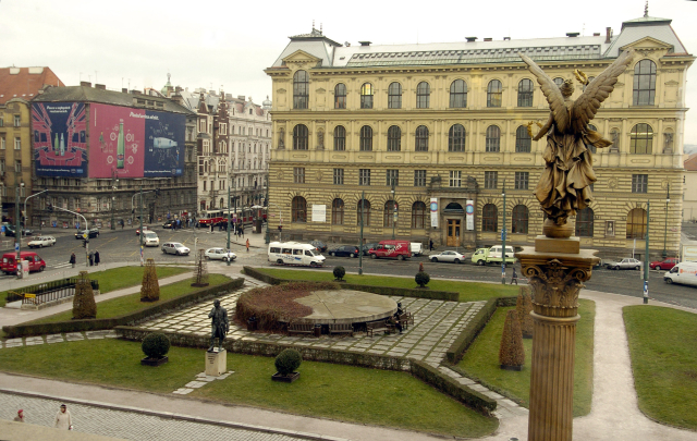Pražská Vysoká škola uměleckoprůmyslová (UMPRUM).