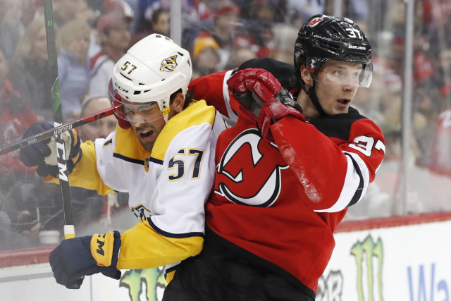 Pavel Zacha (37) a Dante Fabbro (57).