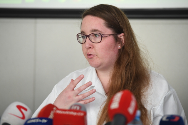 Lékařka Kliniky infekčních, parazitálních a tropických nemocí Kristýna Herrmannová.