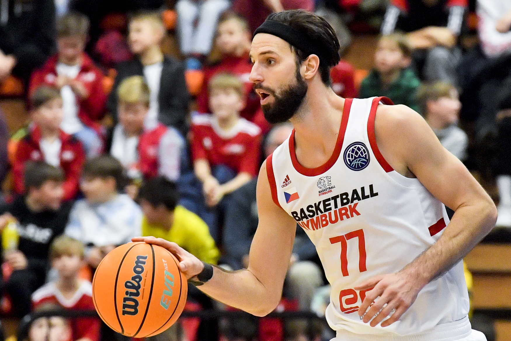 Basketbalista Vojtěch Hruban.