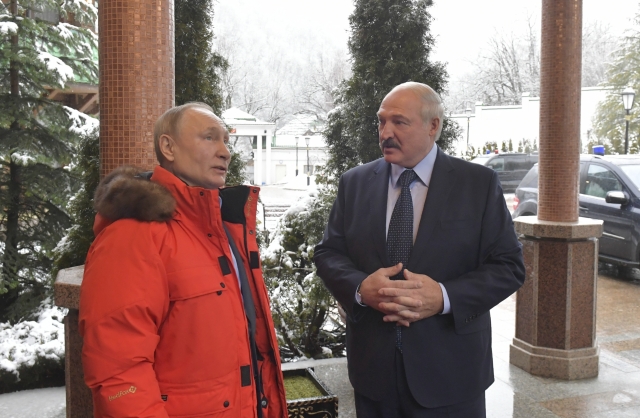 Vladimir Putin a Alexander Lukašenko.
