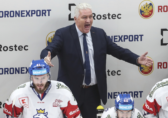 Miloš Říha na lavičce české hokejové reprezentace.