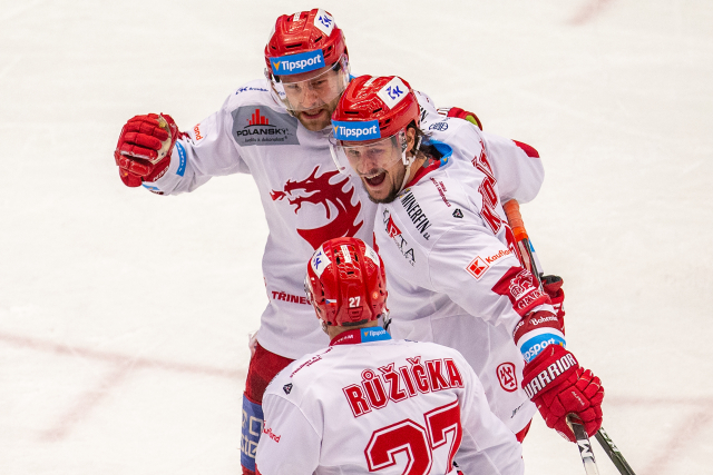 Třinec neinkasoval a deklasoval Hradec Králové