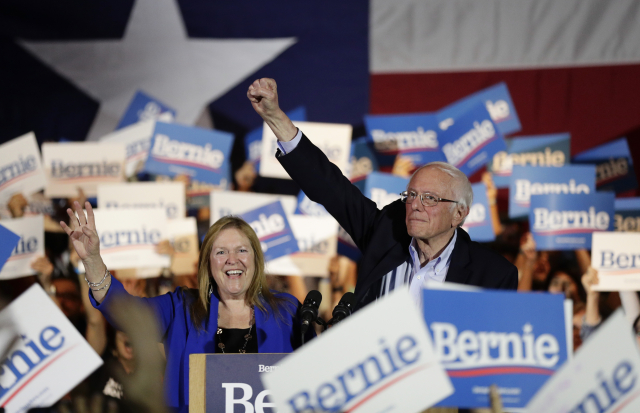 Bernie Sanders a jeho žena Jane.