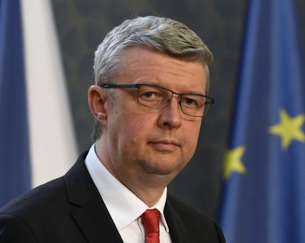 Ministr průmyslu a obchodu Karel Havlíček (za ANO). 