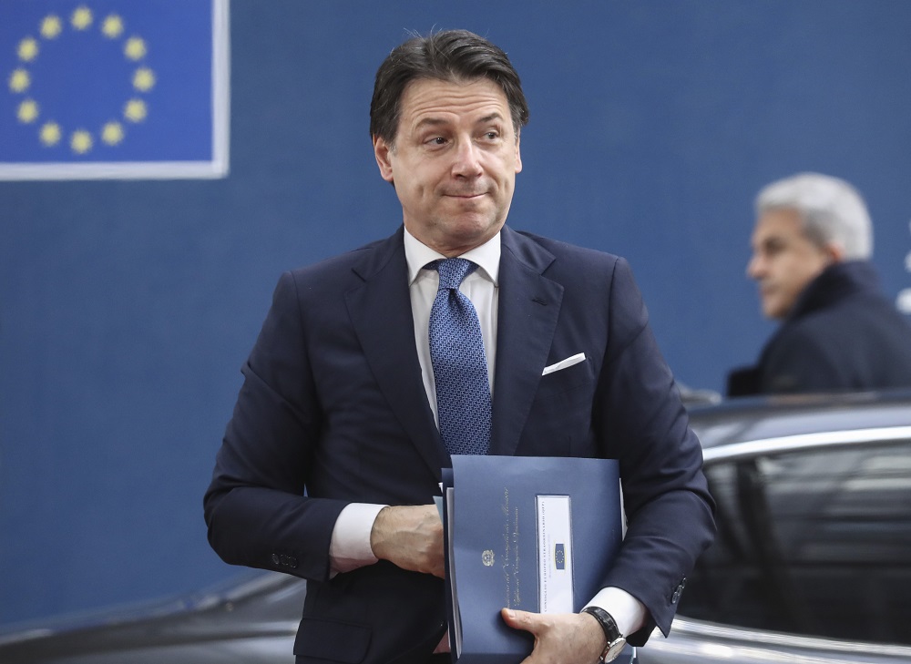 Premiér Giuseppe Conte.