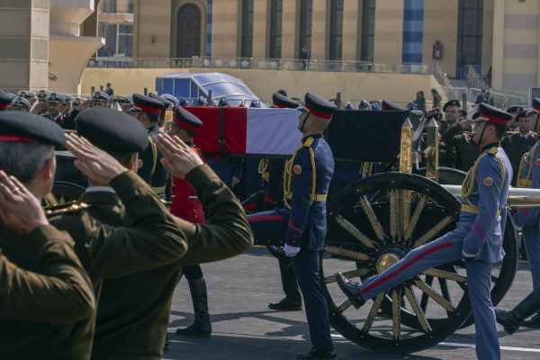 Pohřeb bývalého egyptského prezidenta Mubaraka. 
