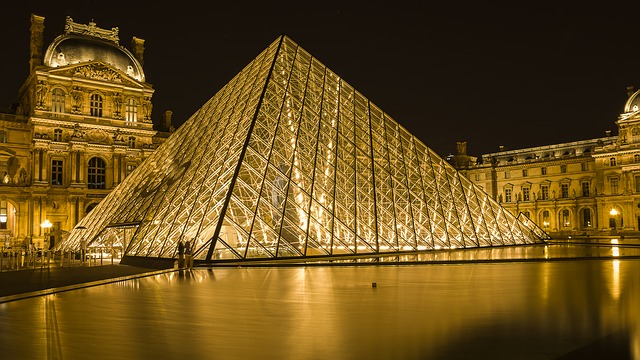 Muzeum Louvre.