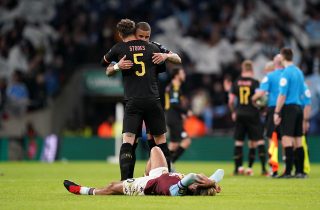 Fotografie z finálového utkání Aston Villa - Manchester City.