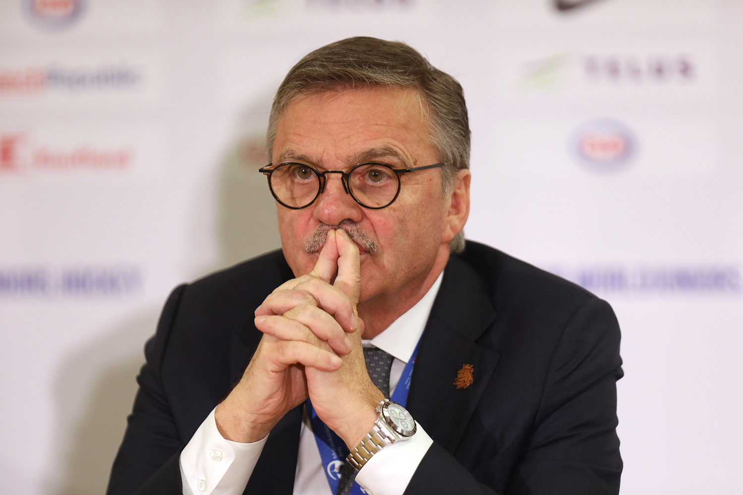 'Zápasy duchů nedávají smysl.' Fasel připustil ohrožení šampionátu