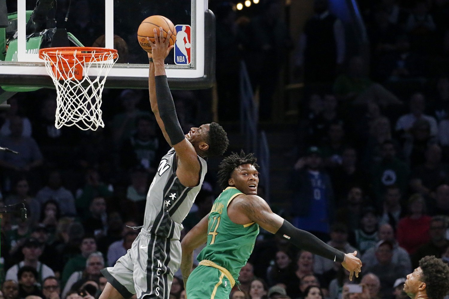 Oslabený Brooklyn zdolal Boston.
