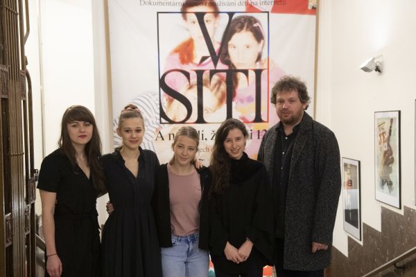 Zleva Barbora Chalupová, Tereza Těžká, Anežka Pithartová, Sabina Dlouhá a Vít Klusák.
