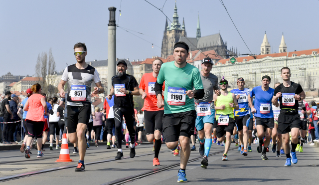Záběr z loňského Pražského půlmaratonu.