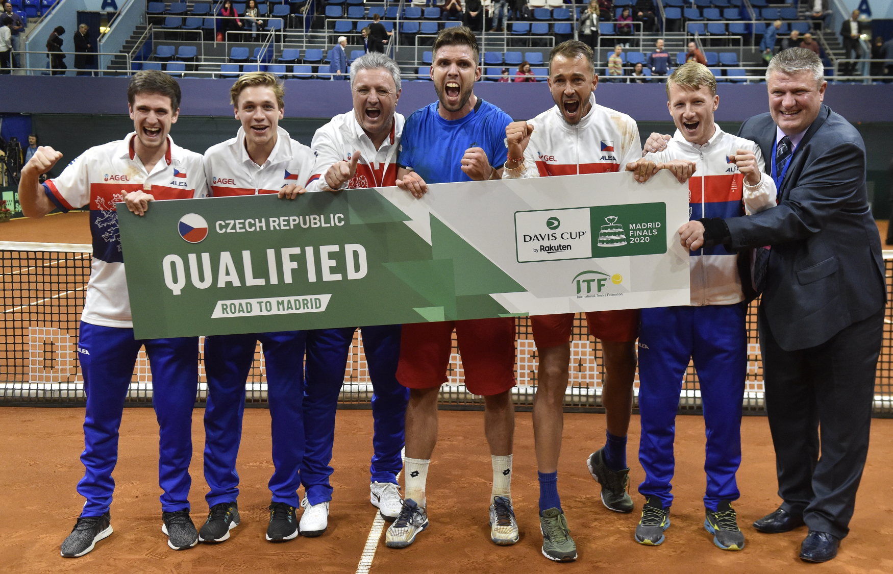 Čeští tenisté znají své soupeře v Davis Cupu.
