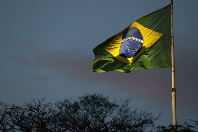Fotbalové soutěže byly přerušeny v Brazílii i Mexiku