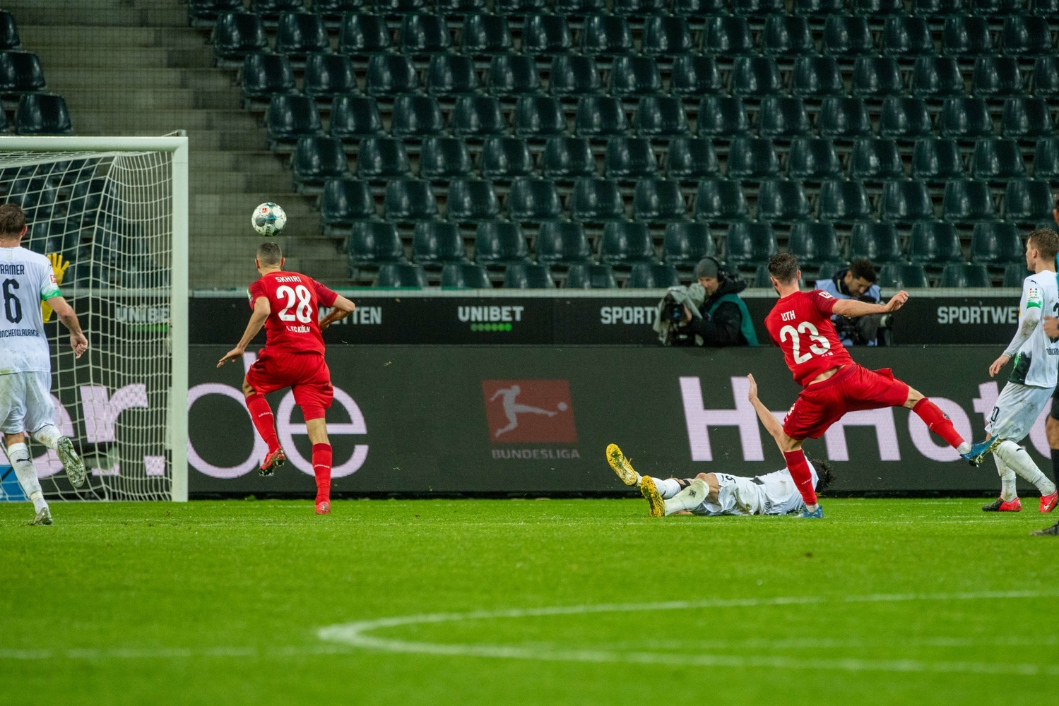 Utkání fotbalové bundesligy Mönchengladbach - Kolín nad Rýnem.