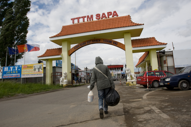 Vietnamská tržnice Sapa v Praze Libuši.