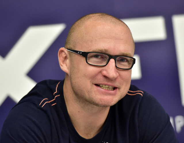 Boxer Lukáš Konečný na tiskové konferenci z roku 2018.
