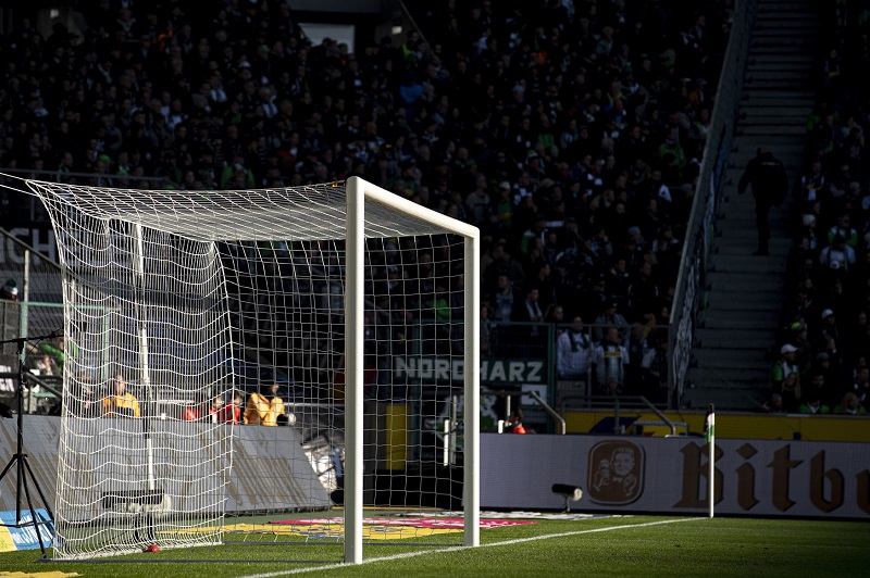 Němečtí fanoušci vyrábí své dvojníky, ti je nahradí na tribunách.