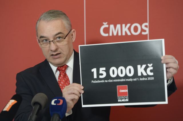 Současný předseda ČMKOS Josef Středula.