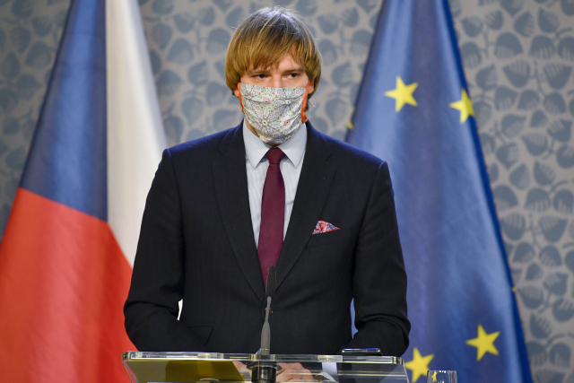 Ministr Adam Vojtěch.