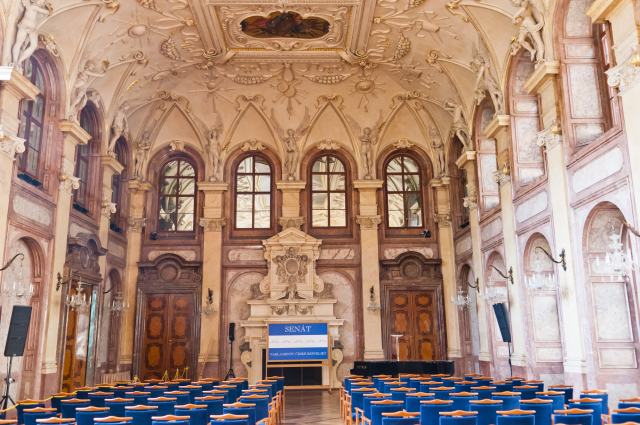 Interiér Valdštejnského paláce, sídla Senátu.
