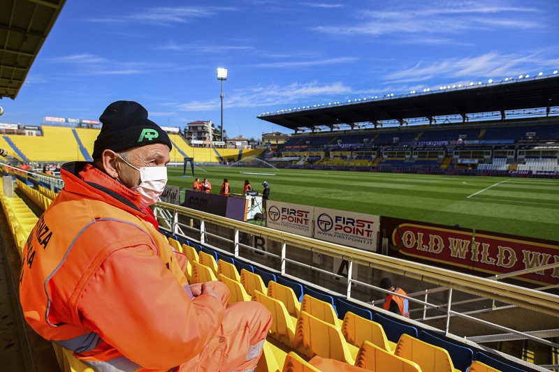 Italští fanoušci se na fotbalové stadiony jen tak nevrátí.