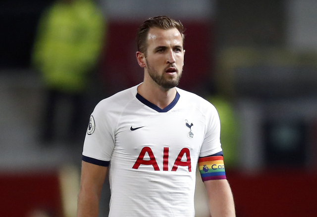 Harry Kane v dresu Tottenhamu.