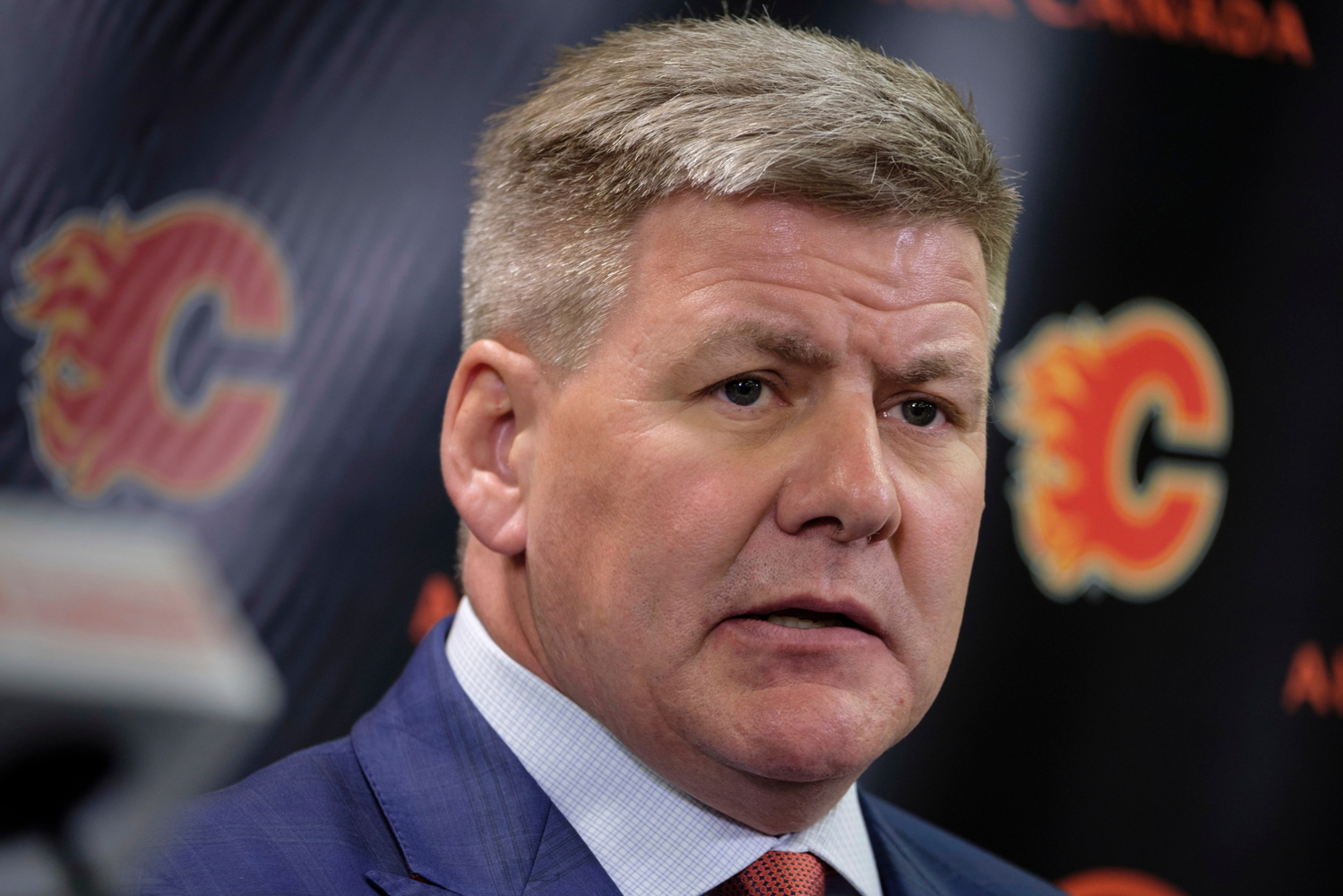 Hokejový trenér Bill Peters.