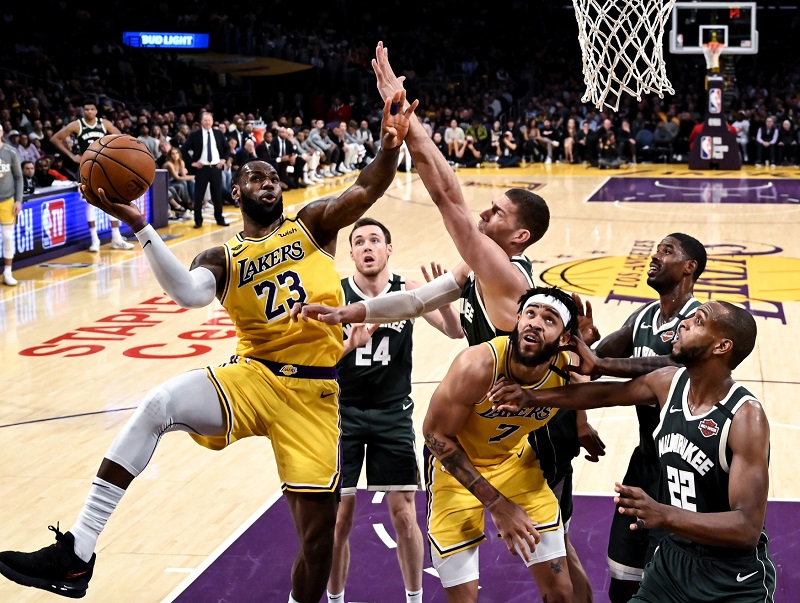 NBA se zapojila do boje proti koronaviru a to hned dvojnásobně.