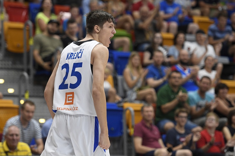Basketbalový talent Krejčí se přihlásil do draftu NBA.