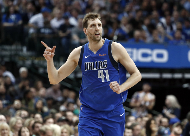 Německý basketbalista Dirk Nowitzki před rokem ukončil profesionální kariéru.
