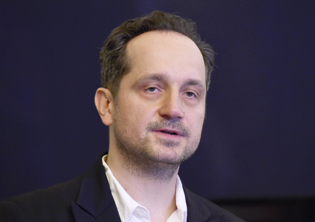 Vědec Pavel Jelínek z Fyzikálního ústavu AV ČR.