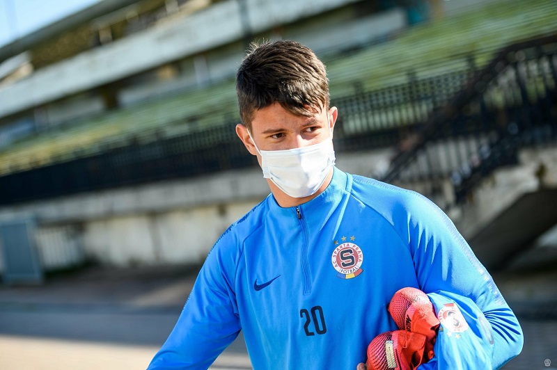 Změna v rozvolňování, sportovní akce budou možné dřív.