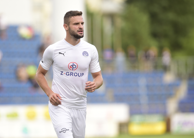 Útočník Zajíc.