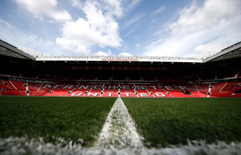 Manchester United otevře stadion divákům.