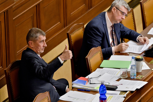 Předseda vlády Andrej Babiš (vlevo) a ministr průmyslu a obchodu Karel Havlíček.