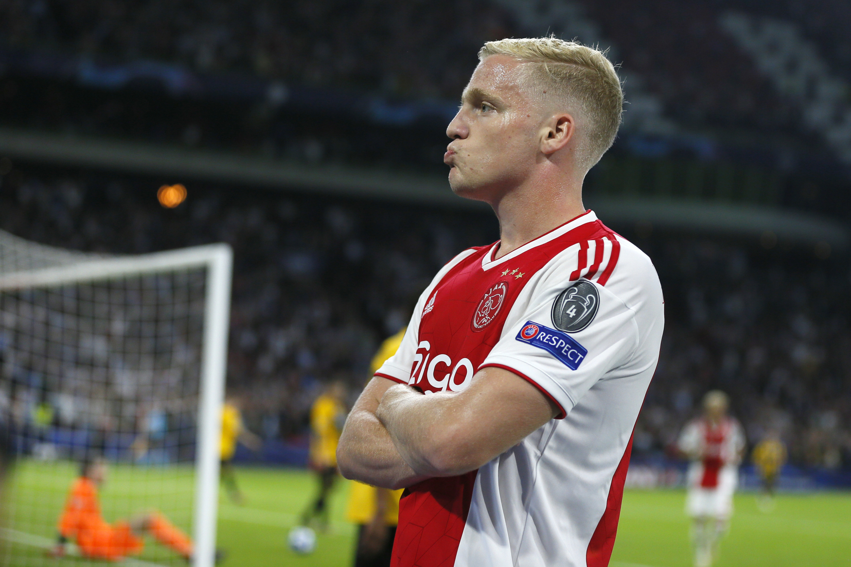 Záložník Ajaxu Donny van de Beek.
