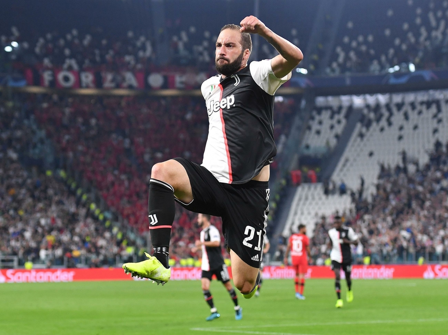 Fotbaloví lídři v Itálii chtějí zmírnit pravidla pro restart ligy.