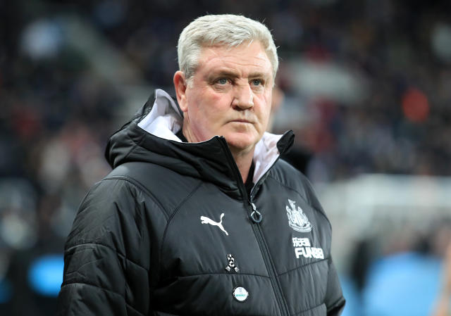 Trenér fotbalistů Newcastlu Steve Bruce.