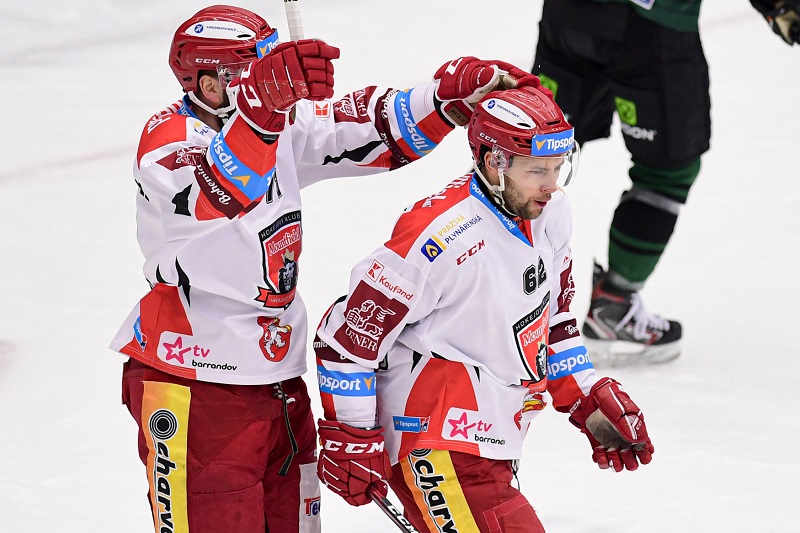 Bravo! Nadějný český mladík míří do NHL, upsal se Chicagu.