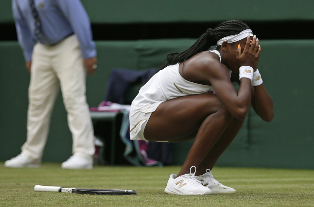 Mladičká Gauffová při senzačním tažení Wimbledonem.