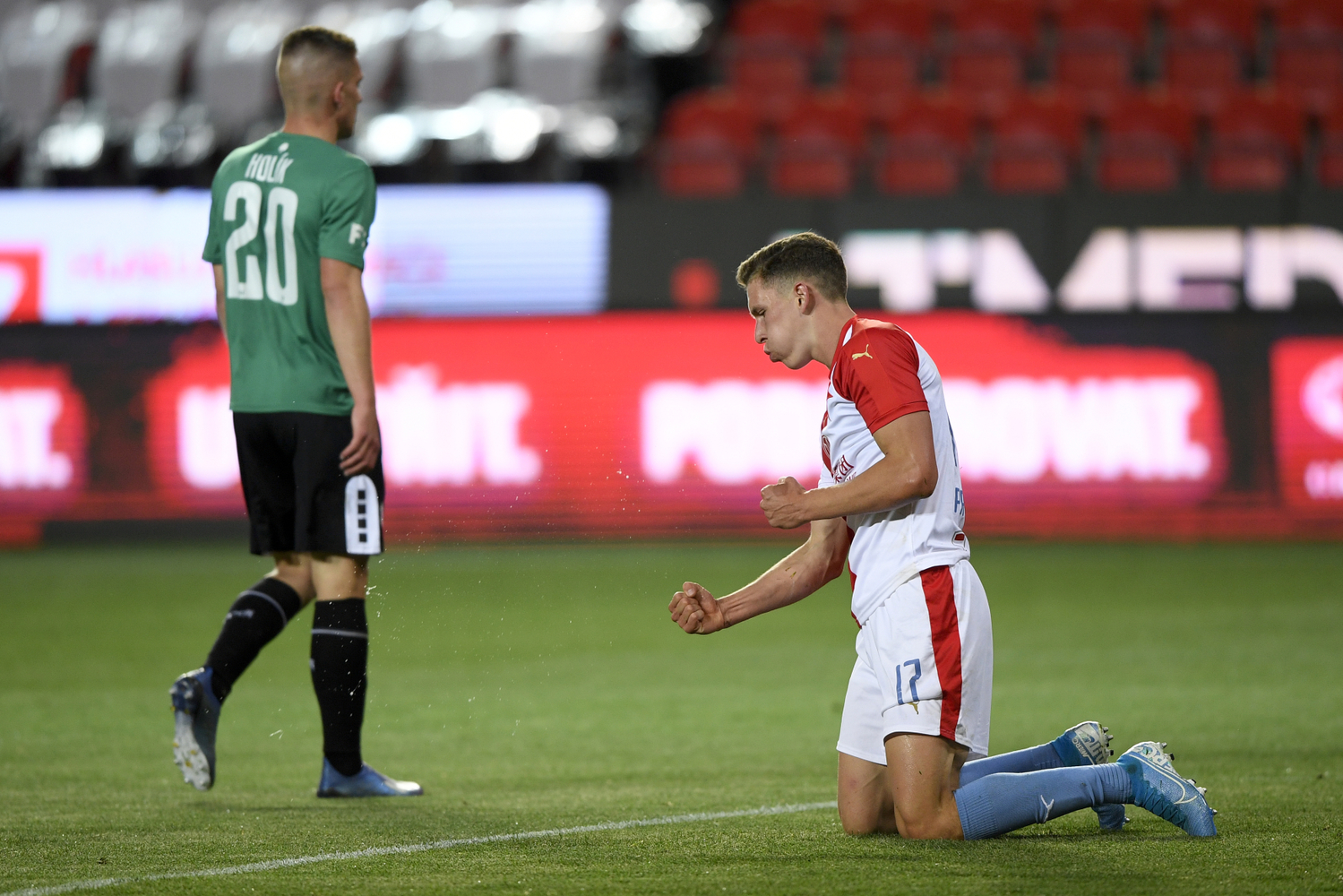 Fotbalista Lukáš Provod.