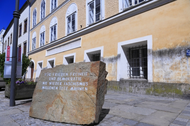 Rodný dům Adolfa Hitlera v rakouském městě Braunau am Inn.