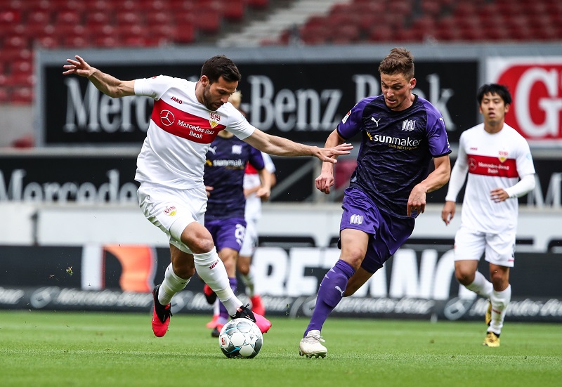 Fotbalisté Stuttgartu nevyužili zaváhání prvního Bielefeldu.