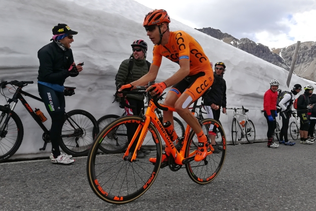 Český profesionální cyklista Jan Hirt při 16. královské etapě Giro d´Italia v roce 2017.