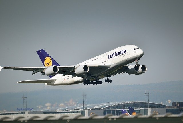 Letadlo společnosti Lufthansa. 