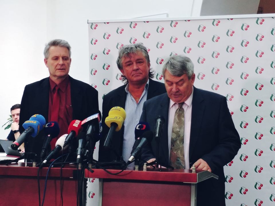 Zleva Stanislav Grospič, Jiří Dolejš a Vojtěch Filip.